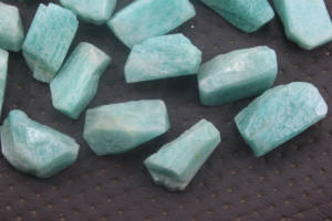 Magnifique pierre précieuse de terre, 5 pièces de qualité Amazonite 22-25 MM brut, pierre précieuse brute en vrac vente en gros - Product Image 5