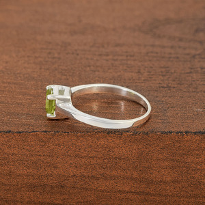 Nouveautés 925 Sterling Silver Pure Fine Jewelry Prong Settled Faceted Cut Natural Peridot Green Gemstone Solitaire Ring - Product Image 3