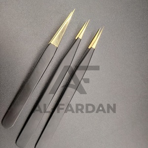 Pince à épiler d'extension de cils skinny droite avec logo personnalisé étuis magnétiques de couleur noire mate pointe en fibre inoxydable cils à pointe dorée - Product Image 4