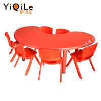 Table et chaise en plastique à la mode pour enfants, table demi-lune d'école attirante pour les enfants, bureau durable pour les salles de classe