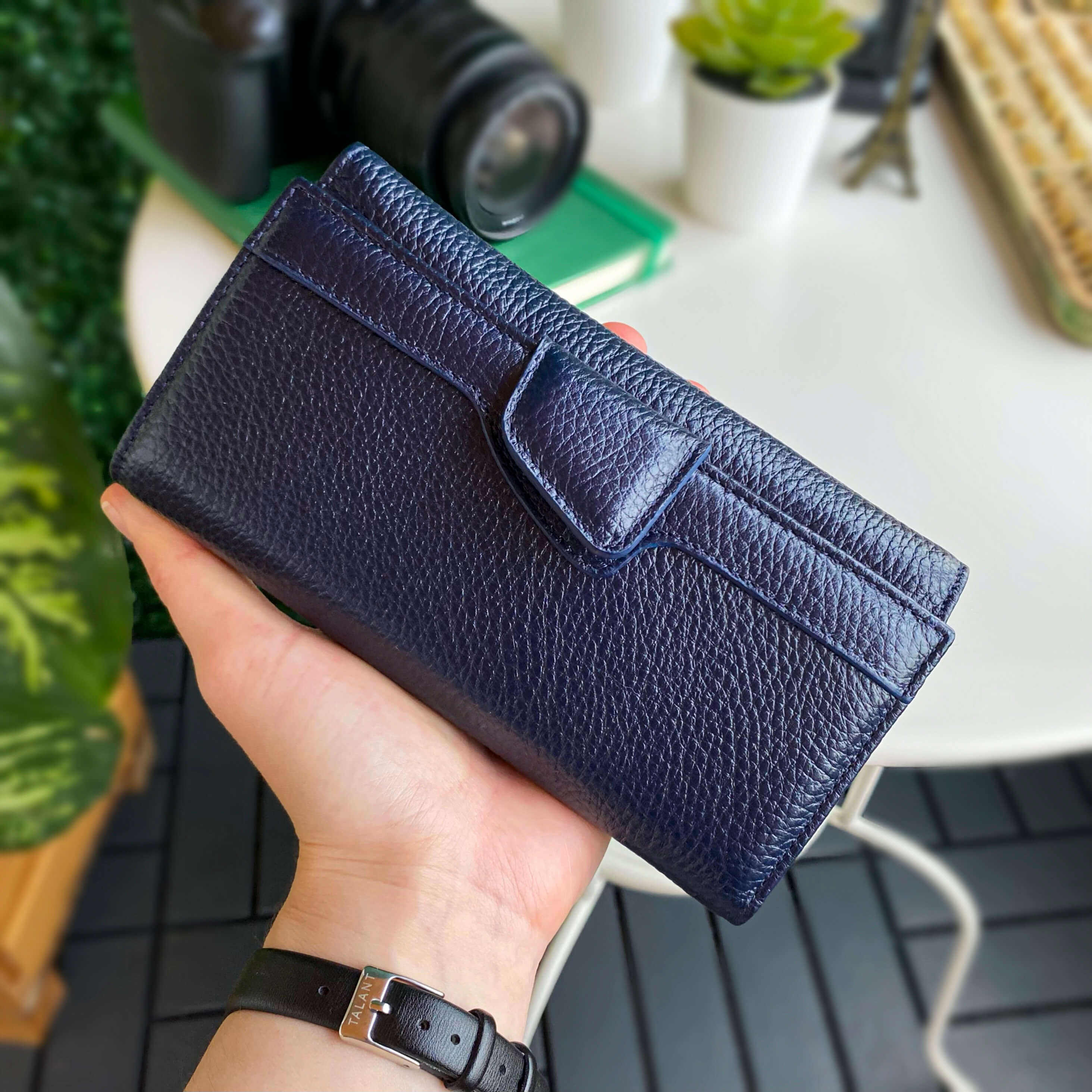 สีกรมท่า