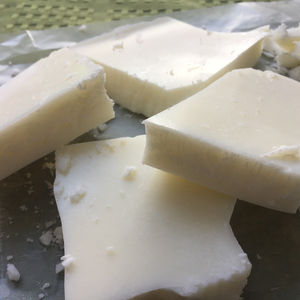 Suif de bœuf 100% pur de haute qualité, comestible et non comestible à un prix avantageux, source de protéines de bétail, source de venin - Product Image 2