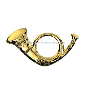 Fabbrica all'ingrosso OEM Designer Logo morbido e duro requisito personalizzato in ottone Bugle distintivi