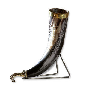 Corne à boire viking antique sculptée - Product Image 1