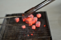 [VENTE DE SAISON] Charbon actif de noix de coco de qualité supérieure pour chicha Vietnam-GREENFIRE, forme cube, durée de combustion de 3 à 4 heures, haute performance