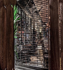 GRILL TRANSPARENT <b>SHUTTER</b>-Aluminum Alloy Modern Design Vertical Opening Supermarket Use 2-Year Warranty - Product Image 3