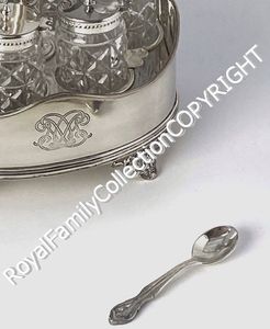 Décor en métal de style classique Sheffield Silver et Silverplate Oil Cruet de haute qualité pour la maison et le restaurant - Product Image 5