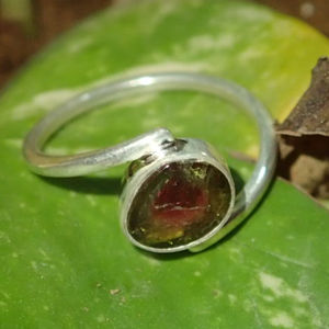 Anillo de piedras preciosas de turmalina de estilo étnico hecho a mano unisex fino para Aniversario de fiesta de compromiso - Product Image 1