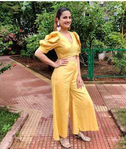 Vente chaude femmes col en v combinaison demi manches bouton décoration florale naturel Sexy plaine teinture parole longueur décontracté fête doux - Product Image 2