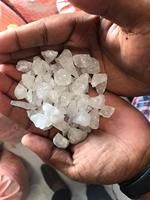 Exportation en vrac de sable et de copeaux de pierre de quartz blanc super fin pour usage industriel avec différentes tailles, qualité d'exportation, meilleur prix