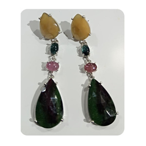 Vente en gros de boucles d'oreilles en argent sterling 925 avec pierres précieuses pour cadeaux et fêtes - Product Image 1