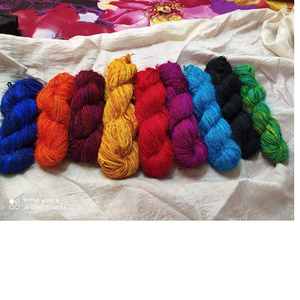 เส้นไหมซารีแท้ 100% ย้อมสีสดใสสำหรับถักและทอ เป็นมิตรกับสิ่งแวดล้อมและป้องกันไฟฟ้าสถิต - Product Image 1