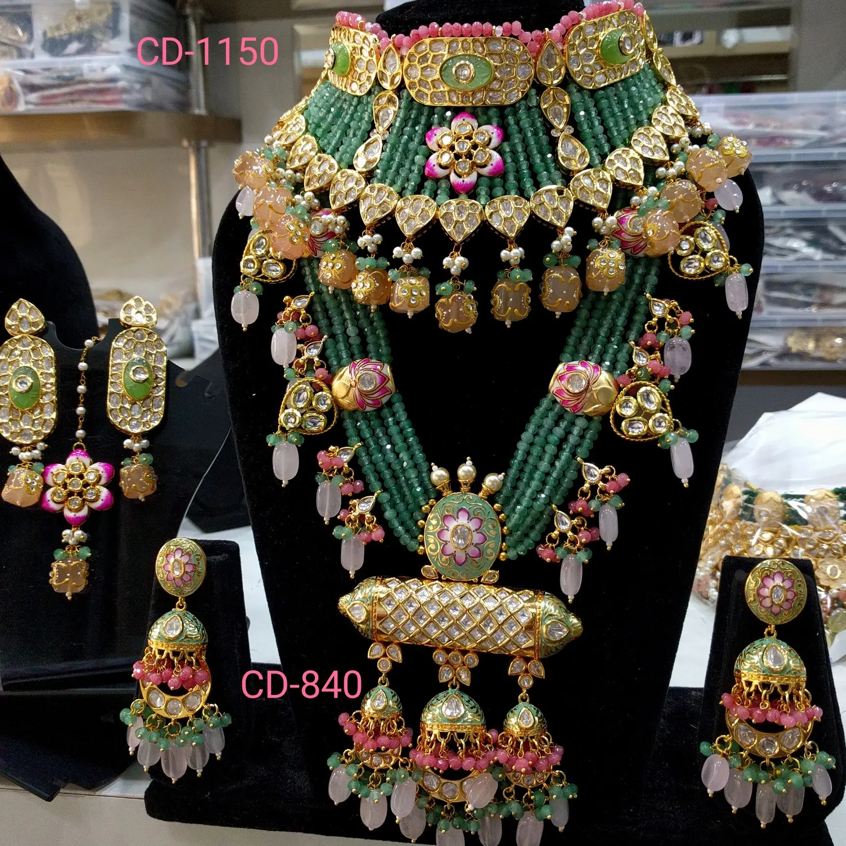 Elegante India kundan meena nupcial conjunto con la mano pintado cuentas y cristal mala chapados en oro para la venta al por mayor y a granel