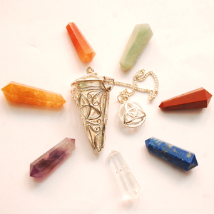 El mejor valor de Triquetra Chakra Points Cage Pendulum : Triquetra Chakra Points Cage Pendulum For Sale Healing Crystal Pendulums - Product Image 1