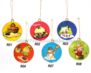 Venta al por mayor de acero pequeño de calidad garantizada, varios tamaños colgantes con patrones de cúpula epoxi, adorno de Navidad para decoración de fiesta - Product Image 2