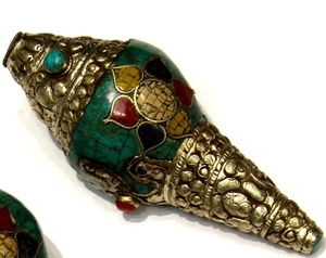 เปลือกหอยเป่าลมขนาดเล็ก ทำด้วยมือ วัสดุออร์แกนิก รูดรา เจมส์ ชังกา เปลือกหอยธรรมชาติ สำหรับทางศาสนา ขัดเงา IN;10122740 อินเดีย - Product Image 2