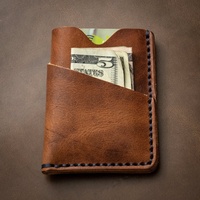 Dompet Kulit Asli Buatan Tangan Tipis Tahan Air untuk Pria Minimalis Saku Depan Monogram Terukir Kartu Personalisasi PVR-0018