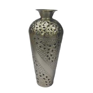 Vases de fleurs luxueuses en métal et personnalisé, pots de fleurs et jardinières modernes en aluminium pour décor intérieur et extérieur - Product Image 1