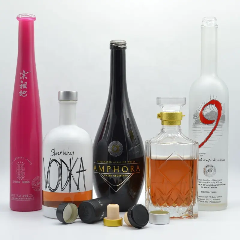 Customized roller/round/square private logo glass liquor bottles for alcohol rum gin vodka whisky 700ml bottles