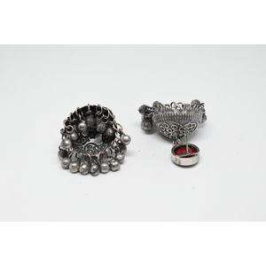 Pendientes de aro tipo jhumka ghungro de latón con incrustaciones de piedras, estilo indio, imitación plata, a la última moda, venta al por mayor, para mujeres y niñas. - Product Image 4