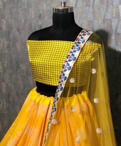 Fantaisie rayonne soie saisonnière broderie lourde mariée porter lehenga choli avec dupatta prix de gros vêtement ethnique - Product Image 4