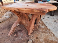 Table en racine de teck moderne pour la décoration d'anniversaire