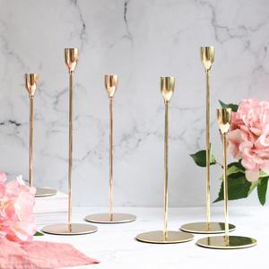 Ensemble de chandeliers dorés élégants Décor de table en métal minimaliste moderne Accent de fête de mariage - Product Image 1