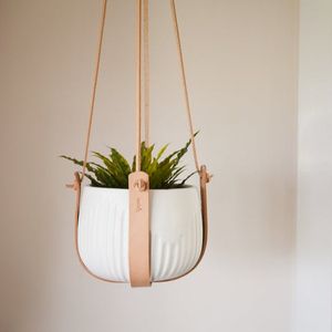 Colgador de plantas moderno y minimalista de cuero - Product Image 1