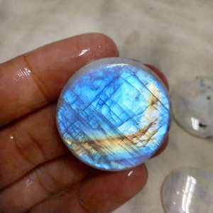 Synthétique facettées bleu naturel pierre de lune anneau cookie cabochon pierre de lune arc-en-ciel collier 6mm cabochon - Product Image 4