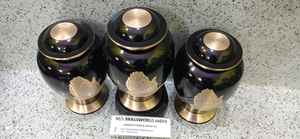 Laiton noir priant main urne fournitures funéraires par Brassworld Inde - Product Image 4