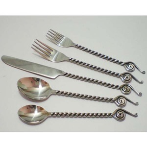 ชุดช้อนส้อมสแตนเลส VIC-790 5ชิ้นชุดมีดฟอร์จด้วยมือก้านของดีไซน์เนอร์คุณภาพสูงสำหรับใช้ในร้านอาหาร - Product Image 1