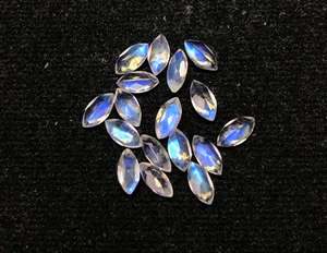 หินมูนสโตนสีรุ้งธรรมชาติขนาด2มม. 4มม. ตัดทรงหลวมอัญมณีหินสำหรับทำเครื่องประดับทำมือแบบละเอียด - Product Image 1