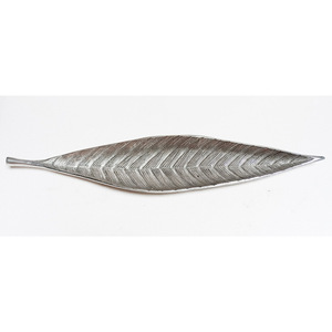 Wholesale Leaf Shape Metal <b>Decorative</b> <b>Plate</b> Handmade Engraved Plant Pattern Nordic Design Dishes & <b>Plates</b> For Home Hotels Table - Product Image 3