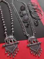 Bijoux indiens Rajvadi Oxi fantaisie et tendance avec 2 ensembles longs, bague, broche de nez, boucles d'oreilles et 10 bracelets Kada en M Creation