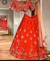 Lehenga Choli Dupatta de Algodón y Seda con Bordado Intenso, Estilo Multicolor de Lujo para Bodas y Ocasiones Especiales, Muy de Moda