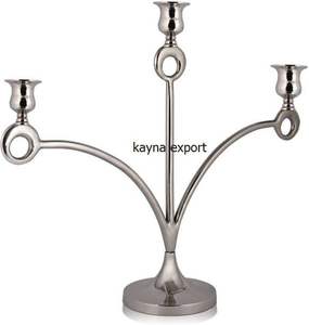 Soporte de vela de metal de diseño moderno pulido nueva llegada 2023 soporte de vela plateado de metal para mesa y decoración de uso de iluminación - Product Image 1