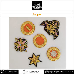 Perles personnalisées faites de 4 à 6cm de long brodées à la main fabriquées à la main, écussons cousus à la main en lingots - Product Image 2