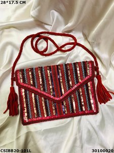 กระเป๋าลูกปัด Banjara Boho จากดีไซเนอร์ | กระเป๋าสายคาดลูกปัดแฮนด์เมดสุดพิเศษ - Product Image 2