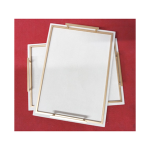 Plateau de service DAPHOCO Modèle 181 en faux cuir shagreen blanc, avec cadre en laiton antique 0,38x0,28x0,065, origine Vietnam - Product Image 1