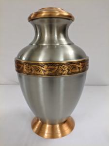 ดีไซน์หรูหรา คุณภาพทนทาน ทองเหลืองแท้คุณภาพพรีเมียม สไตล์อเมริกัน แกะสลักด้วยมือ โกศบรรจุอัฐิ โกศใส่เถ้ากระดูก ราคาขายส่ง - Product Image 4