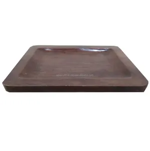 ถาดไม้เสิร์ฟทรงสี่เหลี่ยมผืนผ้าแฮนด์เมดสีน้ําตาลชนบทคุณภาพดีพร้อมที่จับโลหะจากอินเดีย - Product Image 1