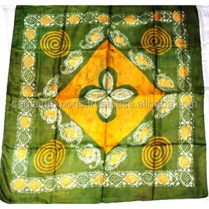 Écharpes en soie imprimées carrées de qualité supérieure pour femmes, prix compétitif, design batik tendance, pour la plage et le cou en été - Product Image 5