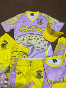 Uniforme de softball léger et élégant en polyester pour l'échauffement des femmes - Product Image 2