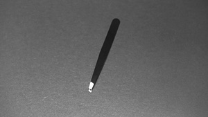 Pince à épiler à sourcils à pointe inclinée en acier inoxydable de marque privée outils de beauté noirs Logo personnalisé Options d'approvisionnement en gros - Product Image 6