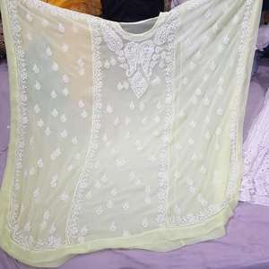 Chikankari Kaftan งานปักลวดลายสวยงามสวยงามที่ออกแบบมาสำหรับเสื้อผ้าแนวชนเผ่าที่สง่างามสำหรับงานปาร์ตี้เทศกาลและการออกนอกบ้านแบบลำลอง - Product Image 5