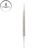 Vente en gros de curettes de manucure professionnelles de qualité supérieure en acier inoxydable argenté, lime à ongles, grattoir, emballage personnalisé avec logo