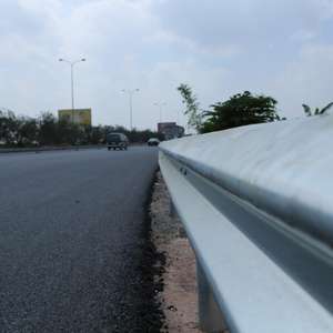 ทางหลวงGuardrailทางด่วนGuardrailชนอุปสรรคยามรถไฟสำหรับทางหลวงถนนก่อสร้างที่มีคุณภาพสูง - Product Image 1