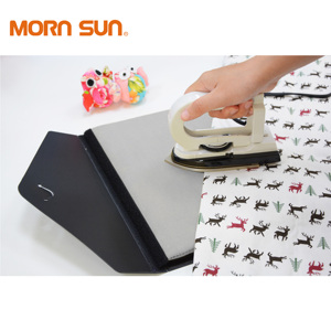 Tapis de couture, de repassage et de découpe pliable multifonctionnel antidérapant portable en patchwork, personnalisable, pour le quilting - Product Image 1