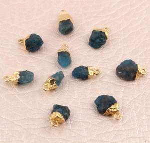 Breloques en Apatite brute naturelle 100%, connecteurs de breloques en pierre de naissance, 25 pièces - Product Image 1