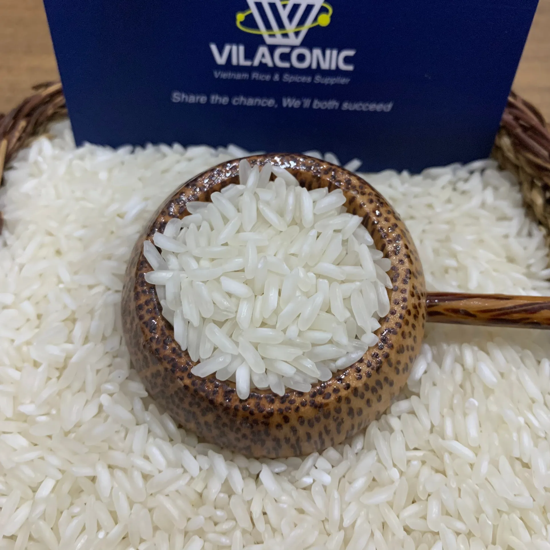فيتنام أرز أبيض طويل الحبة 5% 10% 15% 25% 100% كسر بكميات كبيرة مع رخيصة الثمن